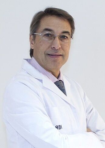 Médico Dermatólogo Ricky Santeugini Artusa